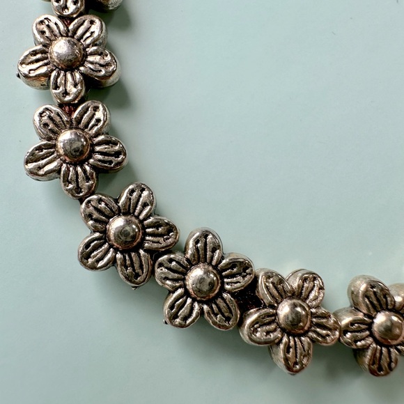 Pewter Daisy Chain bracelet - Picture 2 of 3